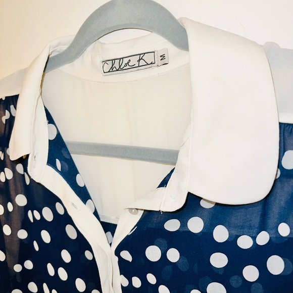 Navy sleeveless blouse with polka dots - Picture 2 of 5
